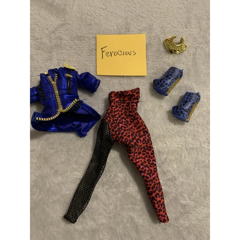 LOL Surprise OMG Music Remix Rock Ferocious Replacement Outfit Shoes Necklace